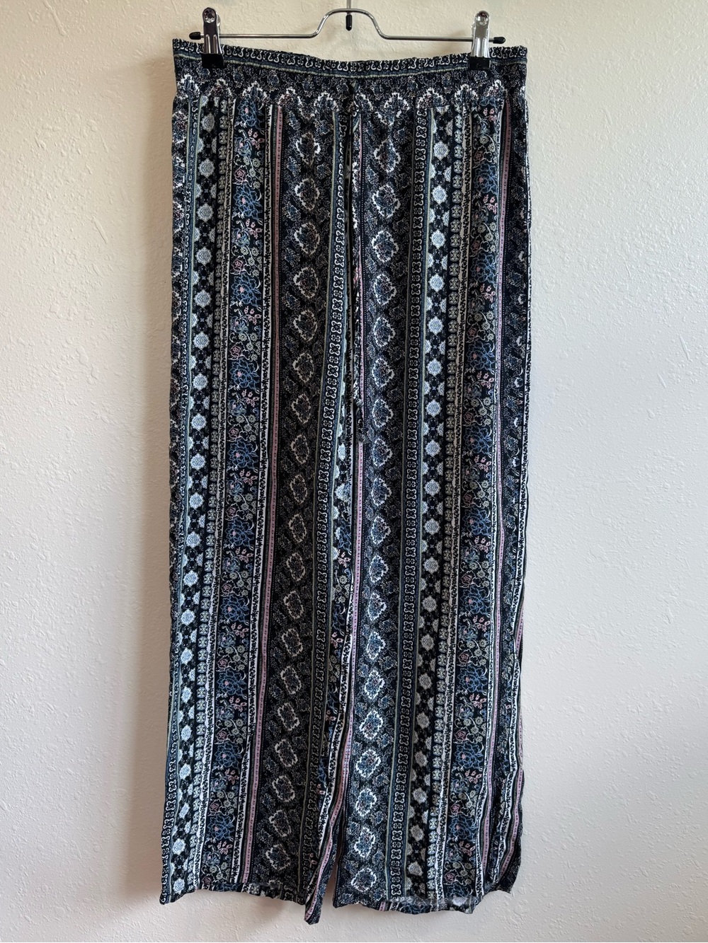 Bebop Black Stripped Pull On Wide Leg Pants | Size M